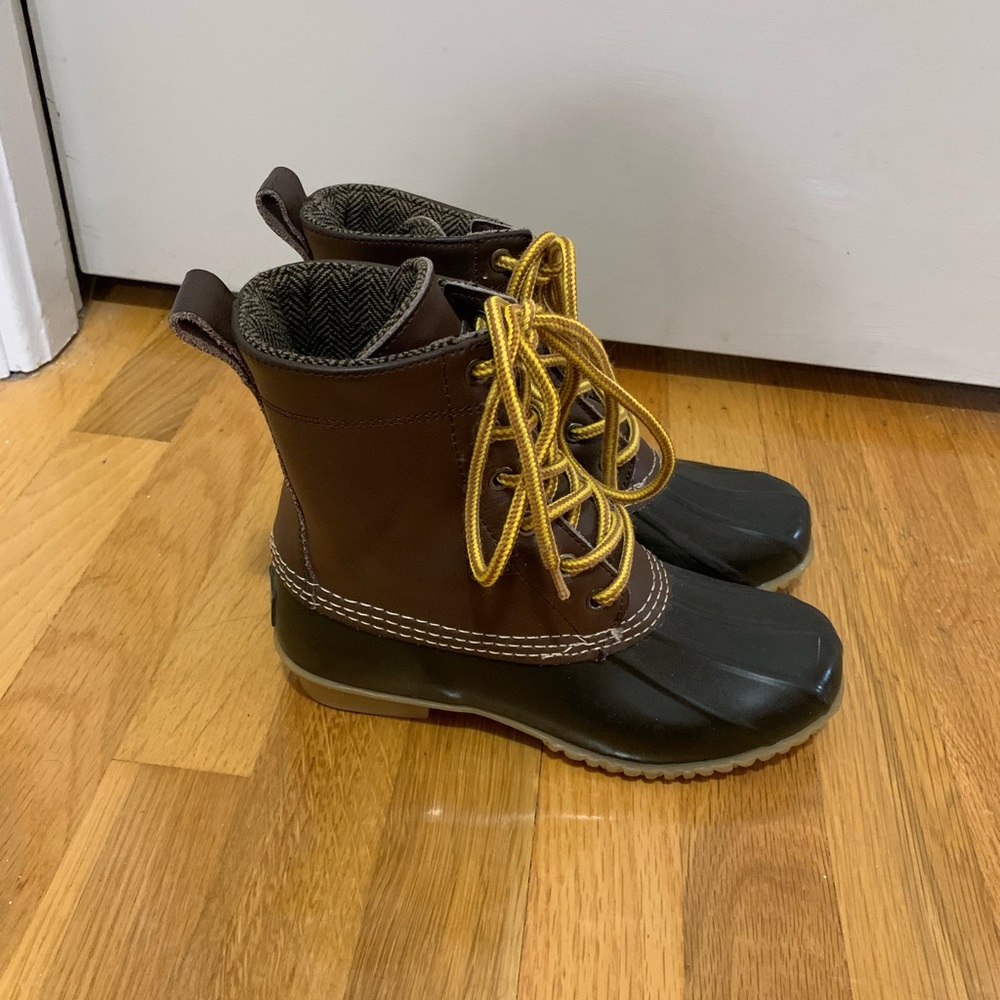 Bass Women's Brown and Black Lace-Up Boots with Yellow Laces